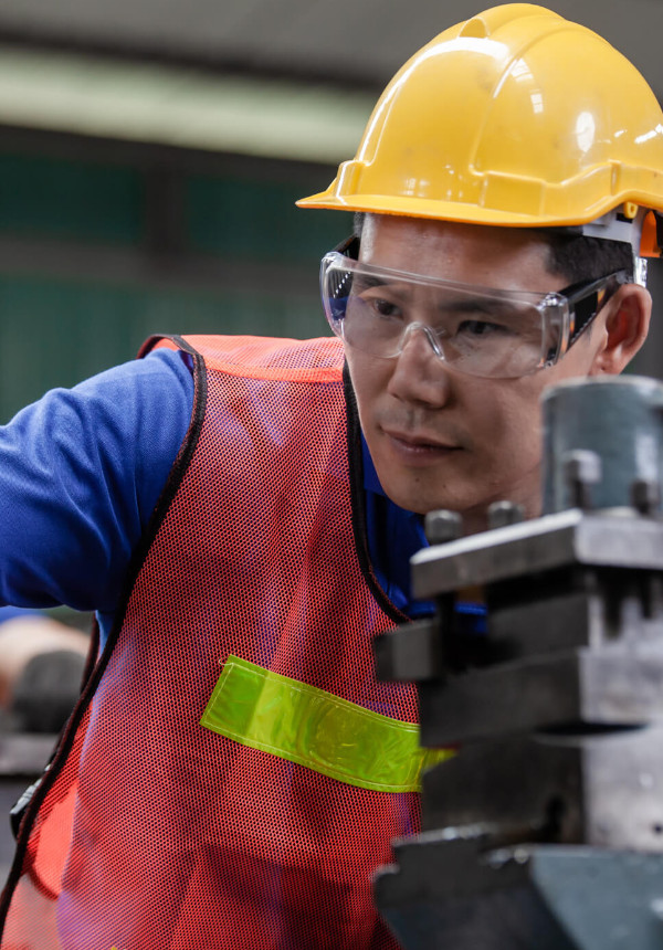 工場で技術系の人材が
不足している