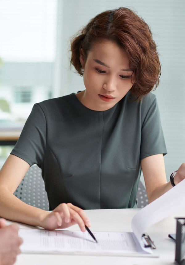 海外営業に強い人材が
見つからない